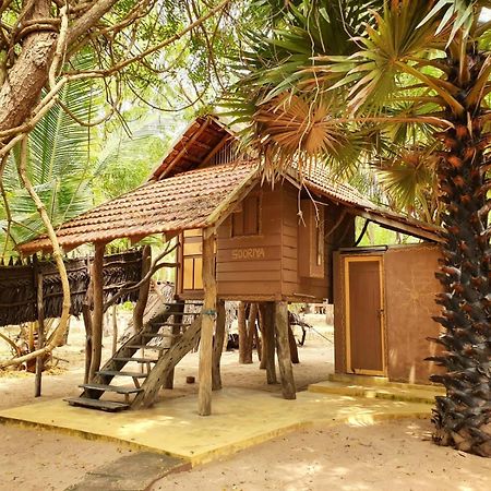 Light House Beach Hut Komari Exterior foto