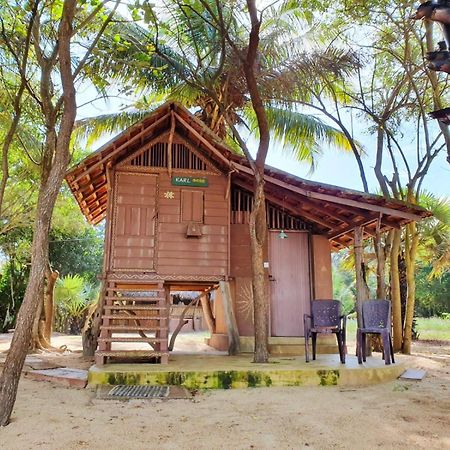 Light House Beach Hut Komari Exterior foto