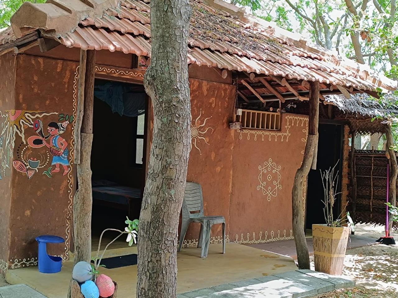 Light House Beach Hut Komari Exterior foto
