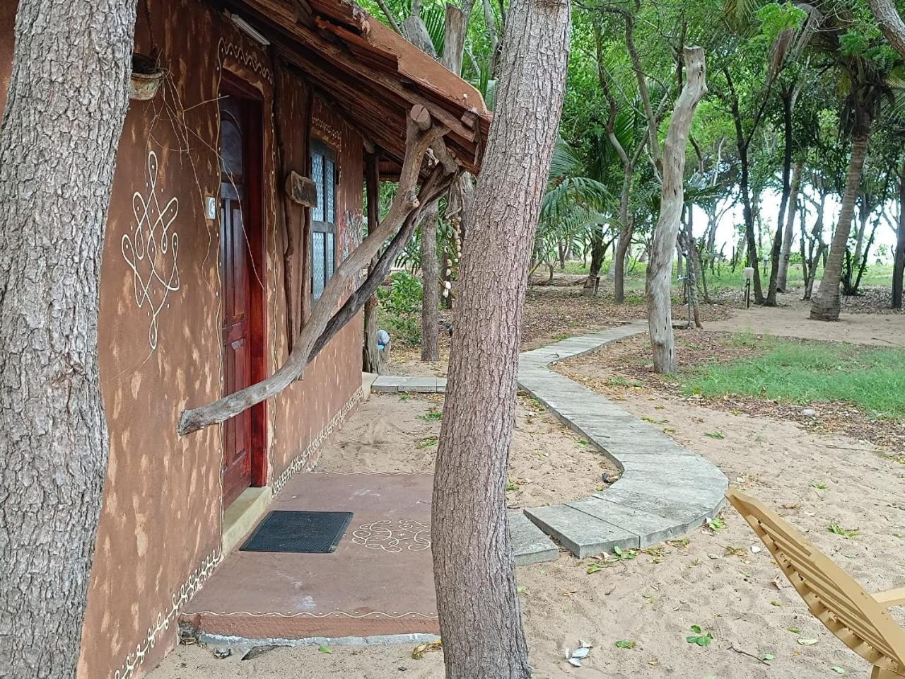 Light House Beach Hut Komari Exterior foto