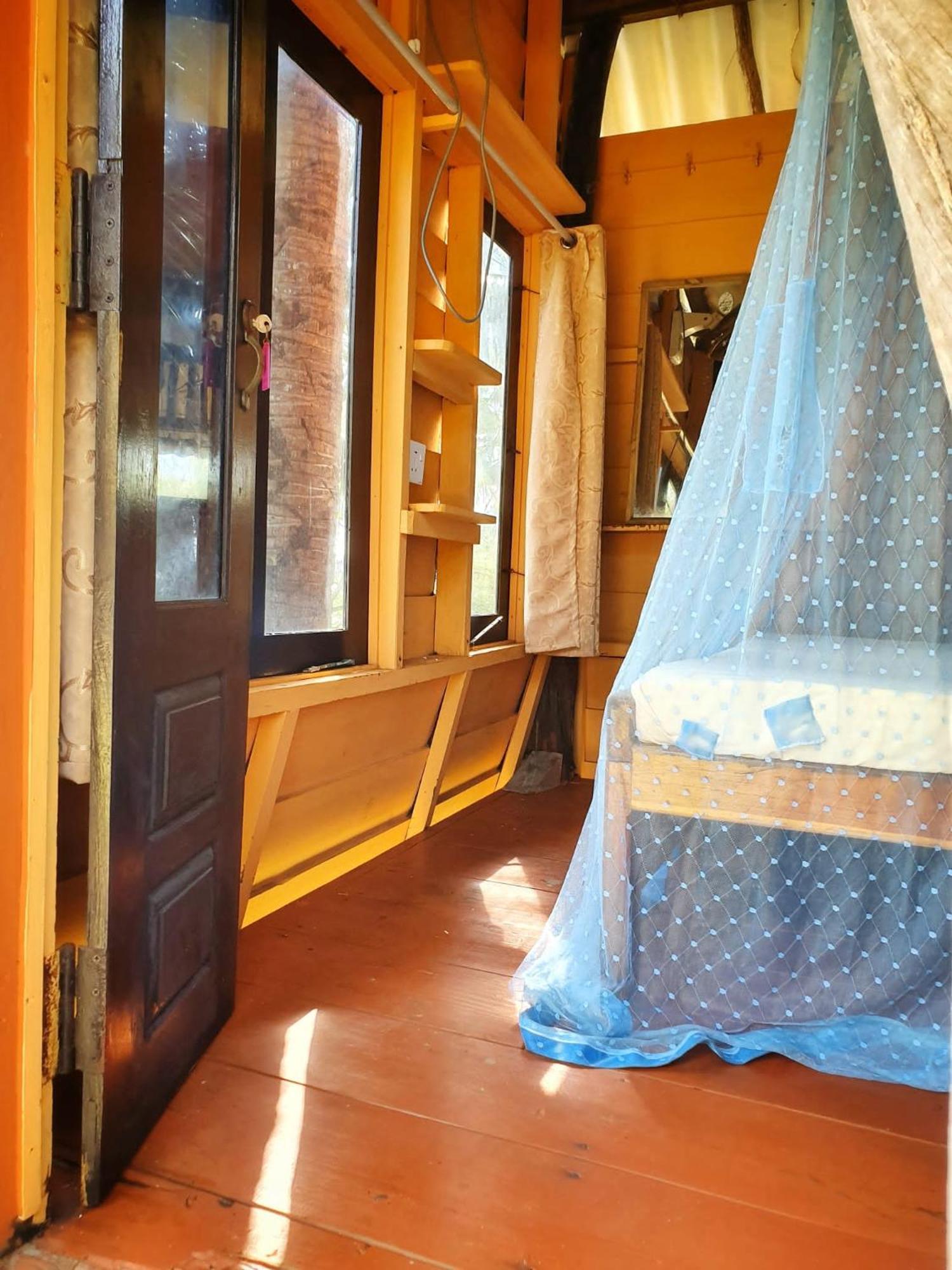Light House Beach Hut Komari Exterior foto