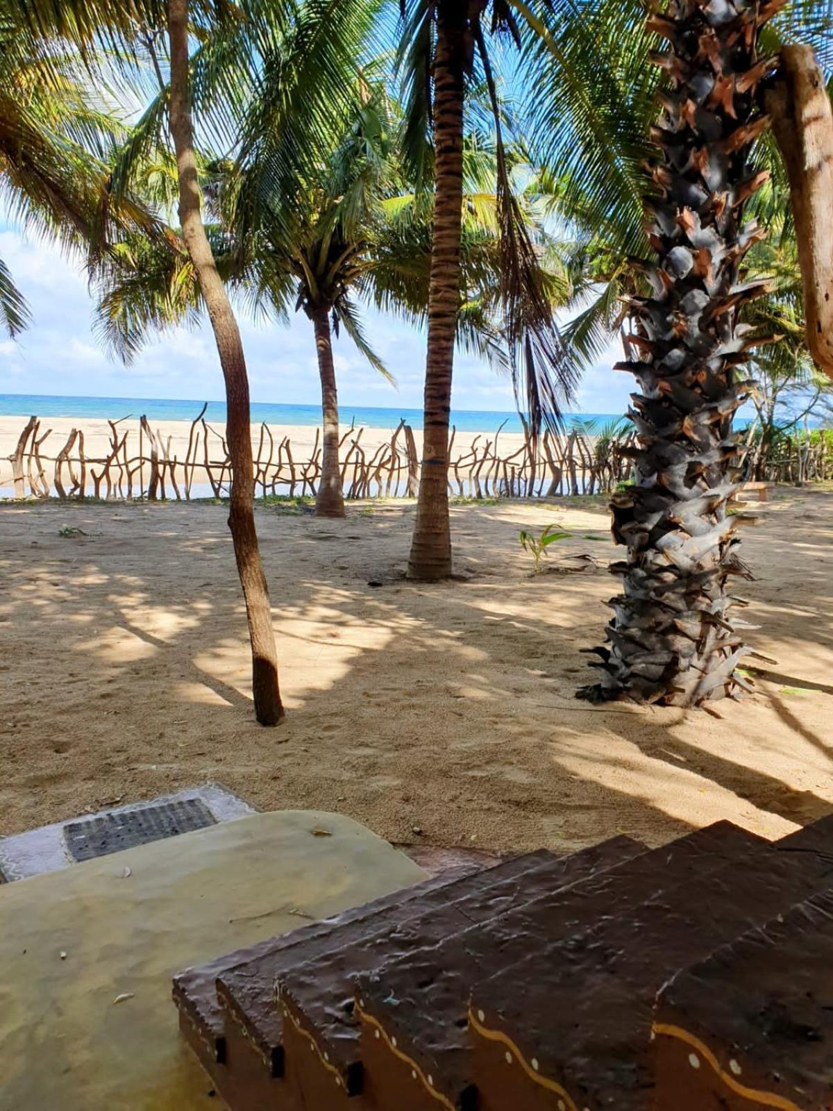 Light House Beach Hut Komari Exterior foto