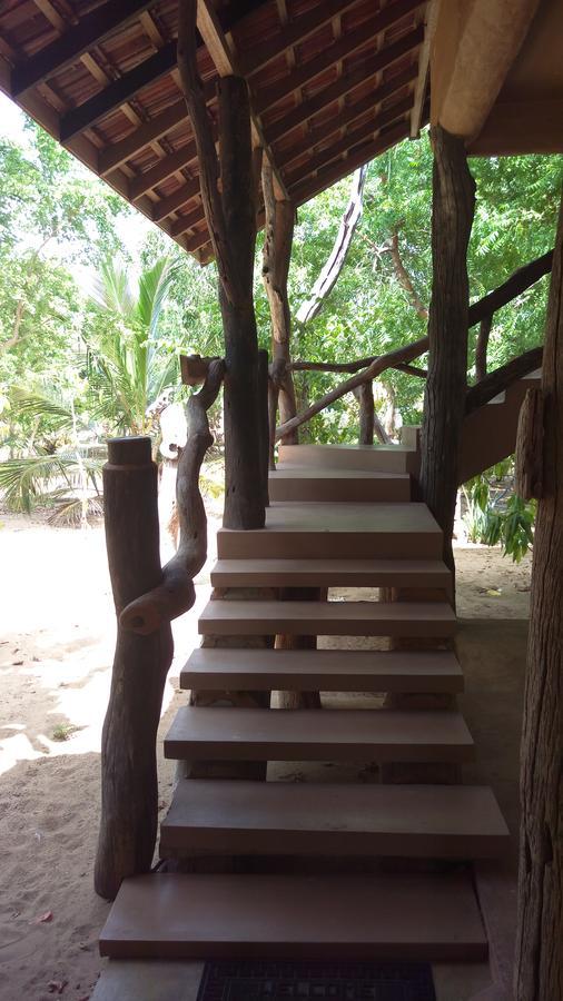 Light House Beach Hut Komari Exterior foto