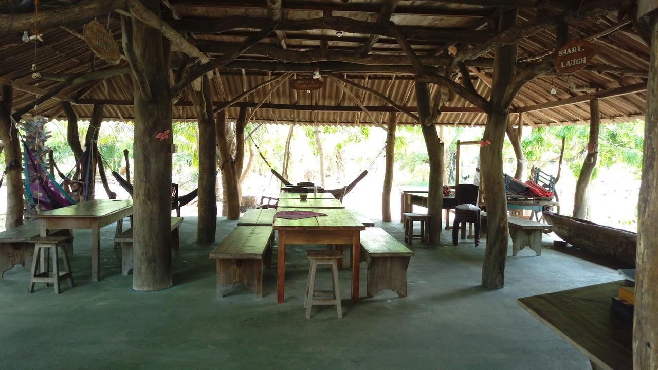 Light House Beach Hut Komari Exterior foto