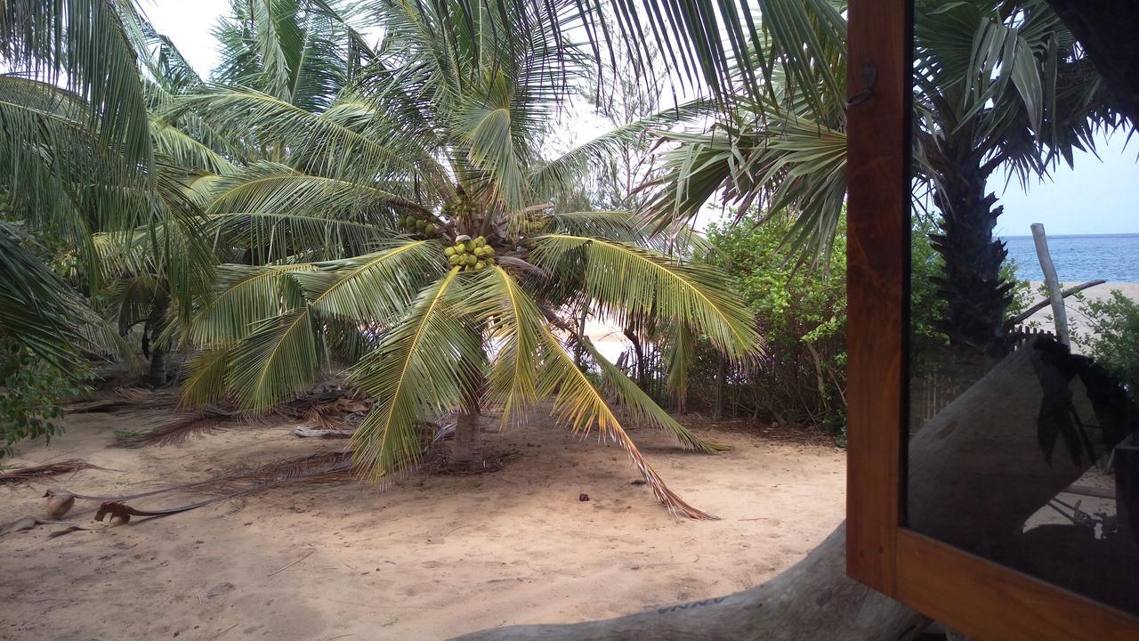 Light House Beach Hut Komari Exterior foto