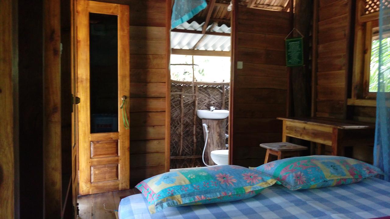 Light House Beach Hut Komari Exterior foto